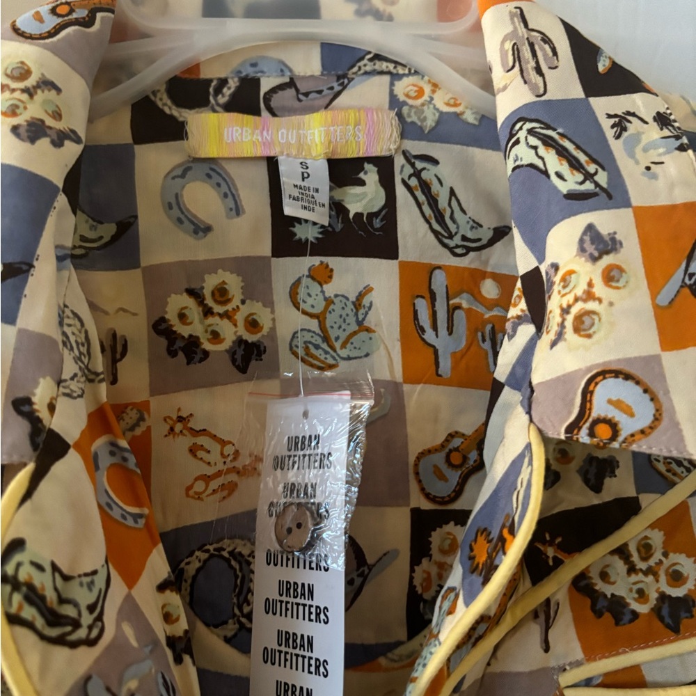 URBAN OUTFITTERS MULTI COLOR LADIES SHIRT. - Picture 3 of 5